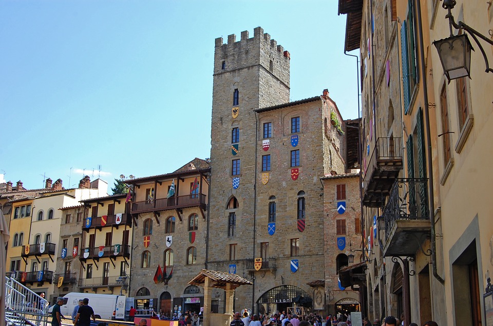 Piazza Grande: scopri il cuore di Arezzo